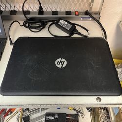 HP Notebook laptop 💻 Model 15-F211WM Celeron N2840 2.16GHz 8GB  60gb SSD  Win 10 Pro Touchscreen