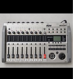 Zoom R24 Multi-Track Recorder / Audio Interface / Sampler
