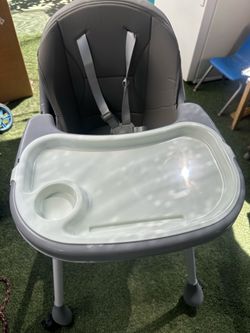 Baby feeding chair