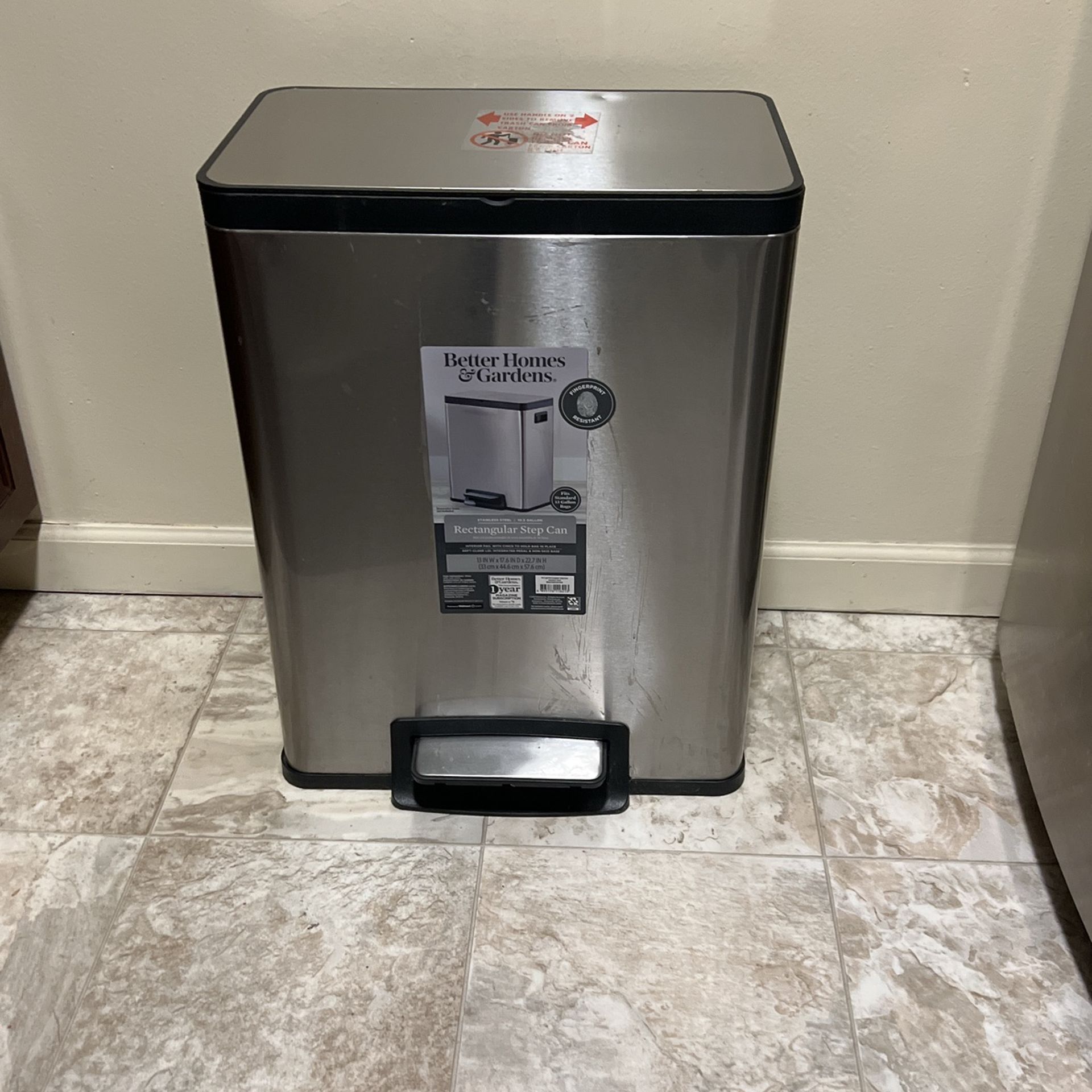 Trash CAN Almost New