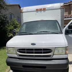 2002 Ford E-350