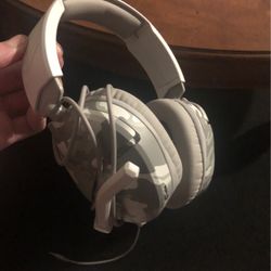 Xbox Wireless Controller + Turtle Beach Wired Headset
