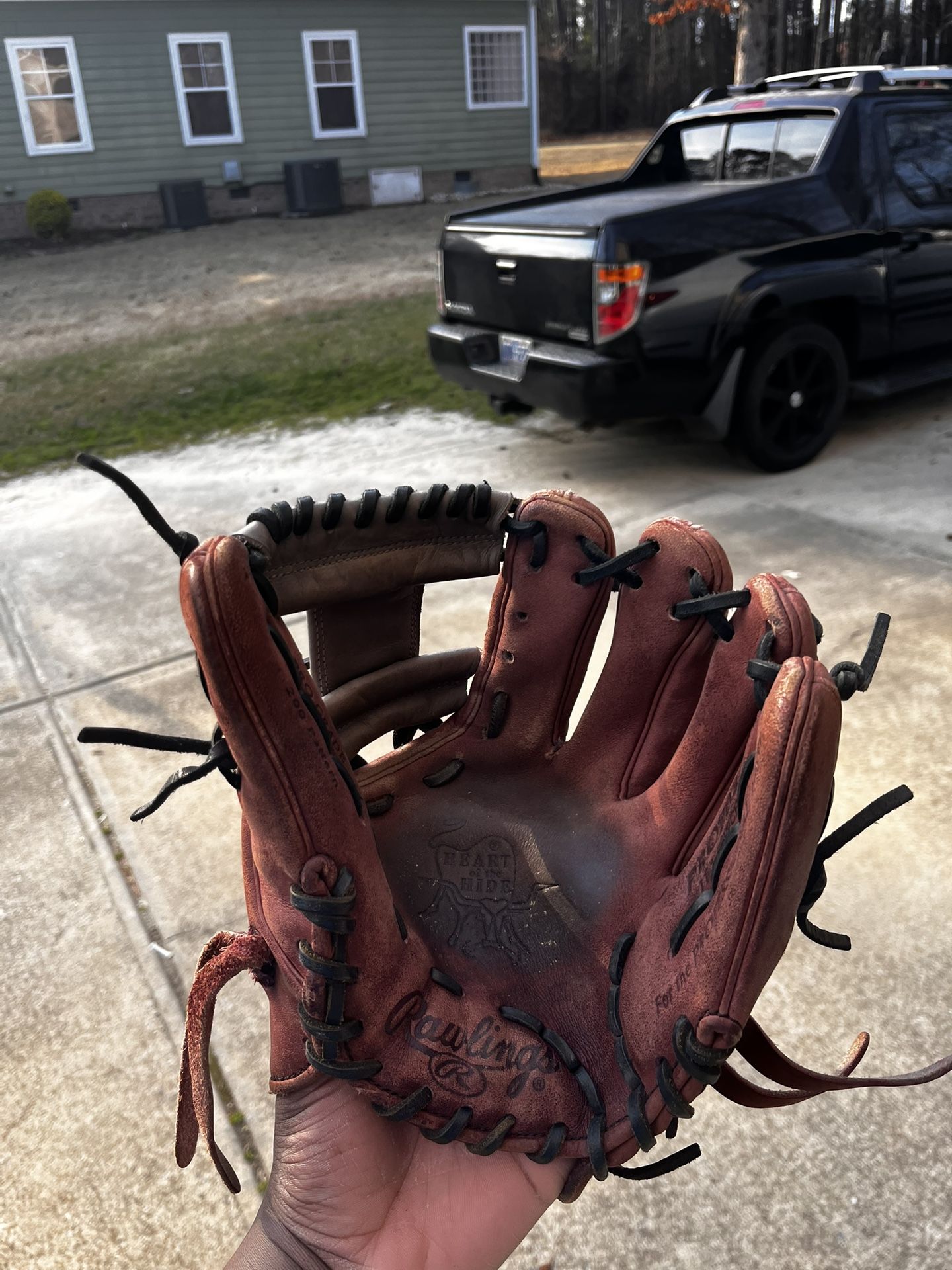 Heart Of The Hide Baseball glove