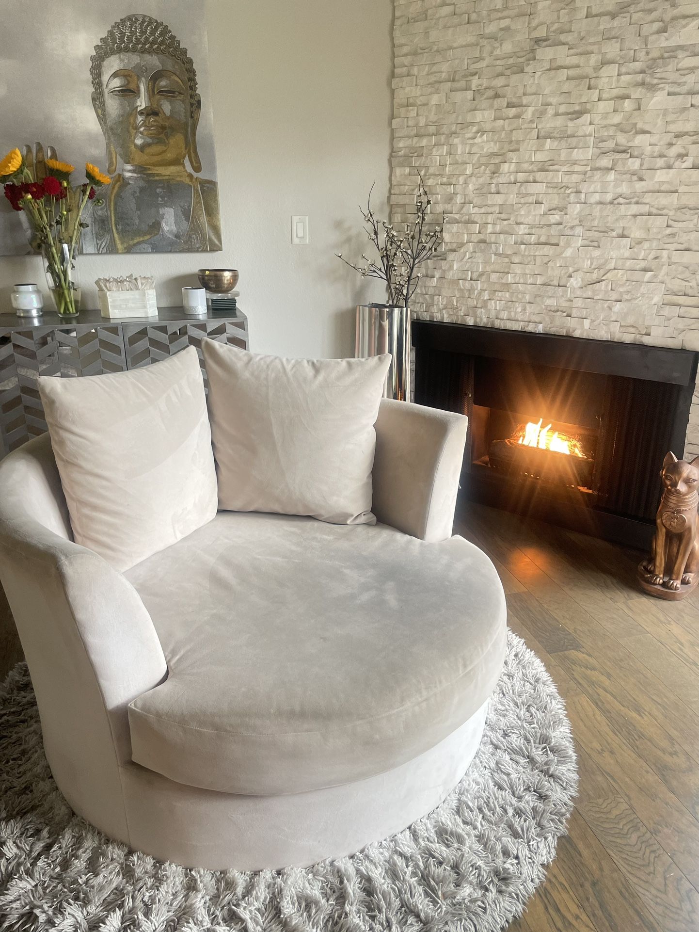 SOFA CHAIR Z GALLERIE CUDDLER 58" for Sale in West Hollywood, CA