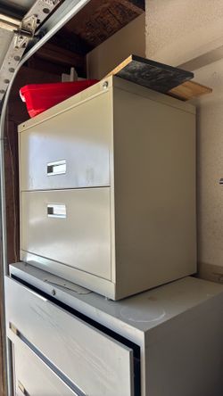 Heavy-duty metal 2-drawer file cabinet