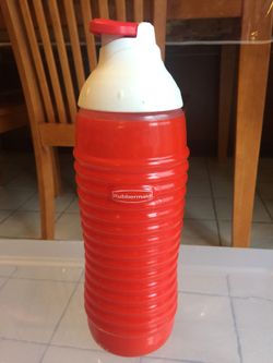 1 quart Rubbermaid Insulated Water Bottle - 32 ounces