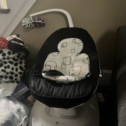 4 Moms MamaRoo