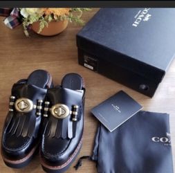 Coach Q8804 Turnlock Creeper Slide size 7M