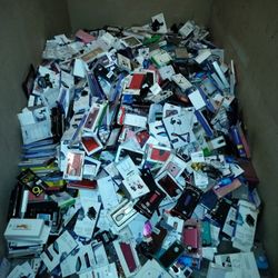 3,000 Stuffs Cell Phones Cases,Screen Protectors And More Make A Good Offer For Resellers Only   Open Boxes And New Stuff