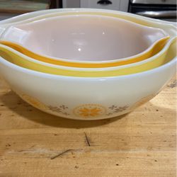Pyrex-Town and Country Line. 3-Oval casserole Mixing Bowls