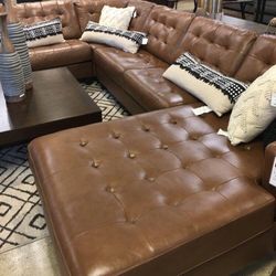 Baskove Auburn Large Leather Sectional / couch /Living room set