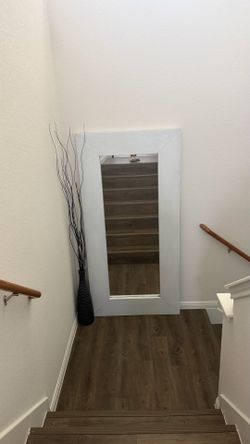 White mirror