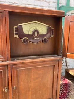 Zenith radio at antique mall