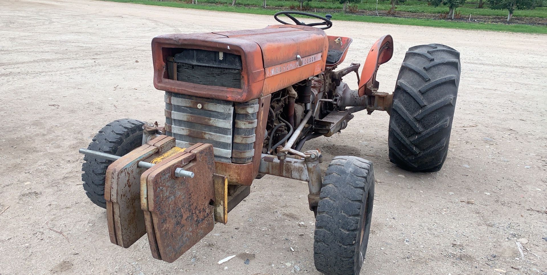 Massey Ferguson tractor. $3000 or OBO