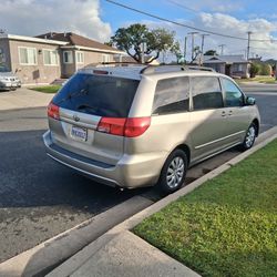 2004 Sienna 