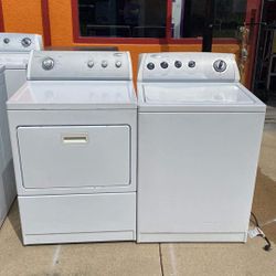 Whirlpool Washer And Gas Dryer Set For $445