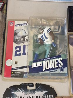 NFL Cowboys Julius Jones Statue