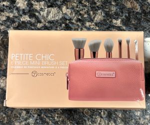 NEW BH COSMETICS PETITE CHIC 6 PIECE MINI MAKEUP BRUSH SET IN CASE $12!