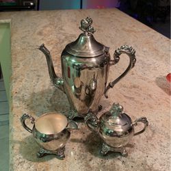Vintage Silver Plated Tea/Coffee Set Pot, Creamer And Sugar With Ornate Flower Legs (Needs Polishing Been In Storage)