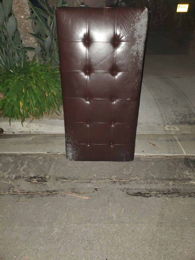 Free Ottoman