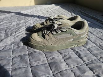 Grey Puma