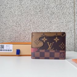 LV M26012 Short Wallet 