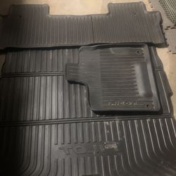 2020 Honda Pilot Floor mats With Front Dash Board Cover