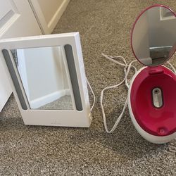 Vanity Light Mirror And Facial 