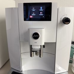 JURA E6 Piano White Espresso Machine