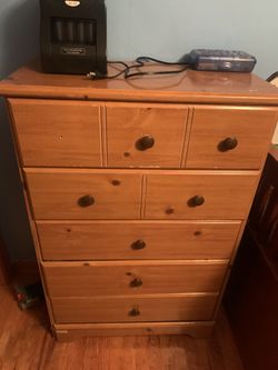 Dresser $25 :)!!!!!!!