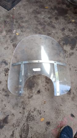 Motorcycle windshield