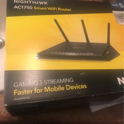 NETGEAR  NIGHTHAWK AC1750 Smart Wifi Router 