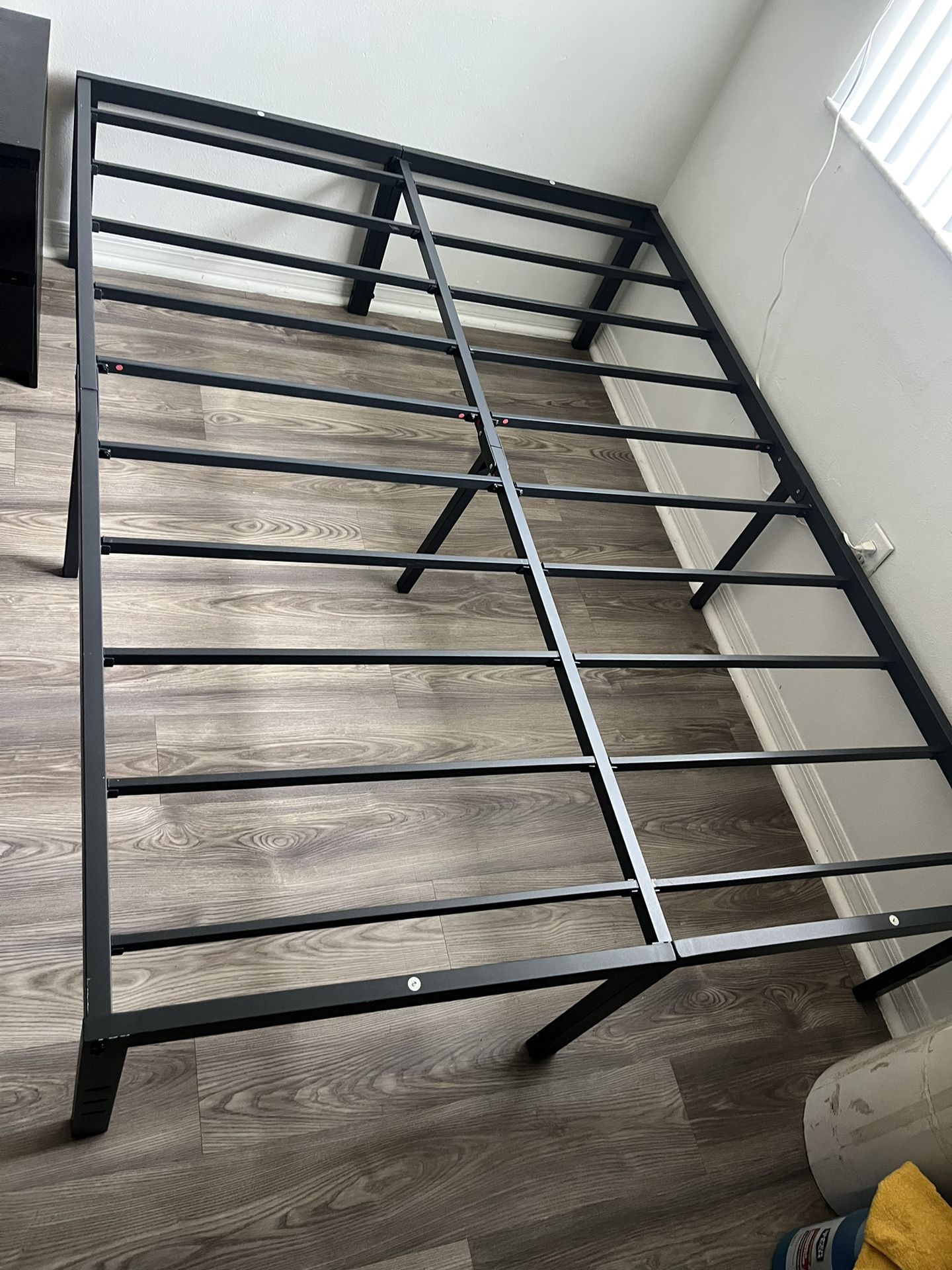 Metal Full Size Bed Frame 