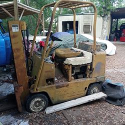 TOWMOTOR Forklift cat