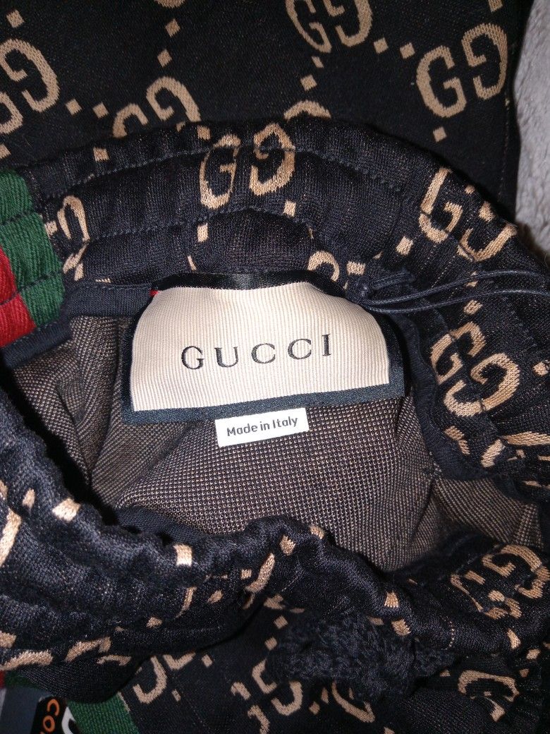Authentic Gucci sweat suit from Gucci store! for Sale in Bellevue, WA