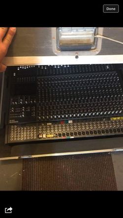 Mackie 24.8 mixer console
