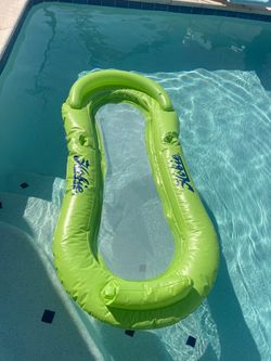 Pool floaty