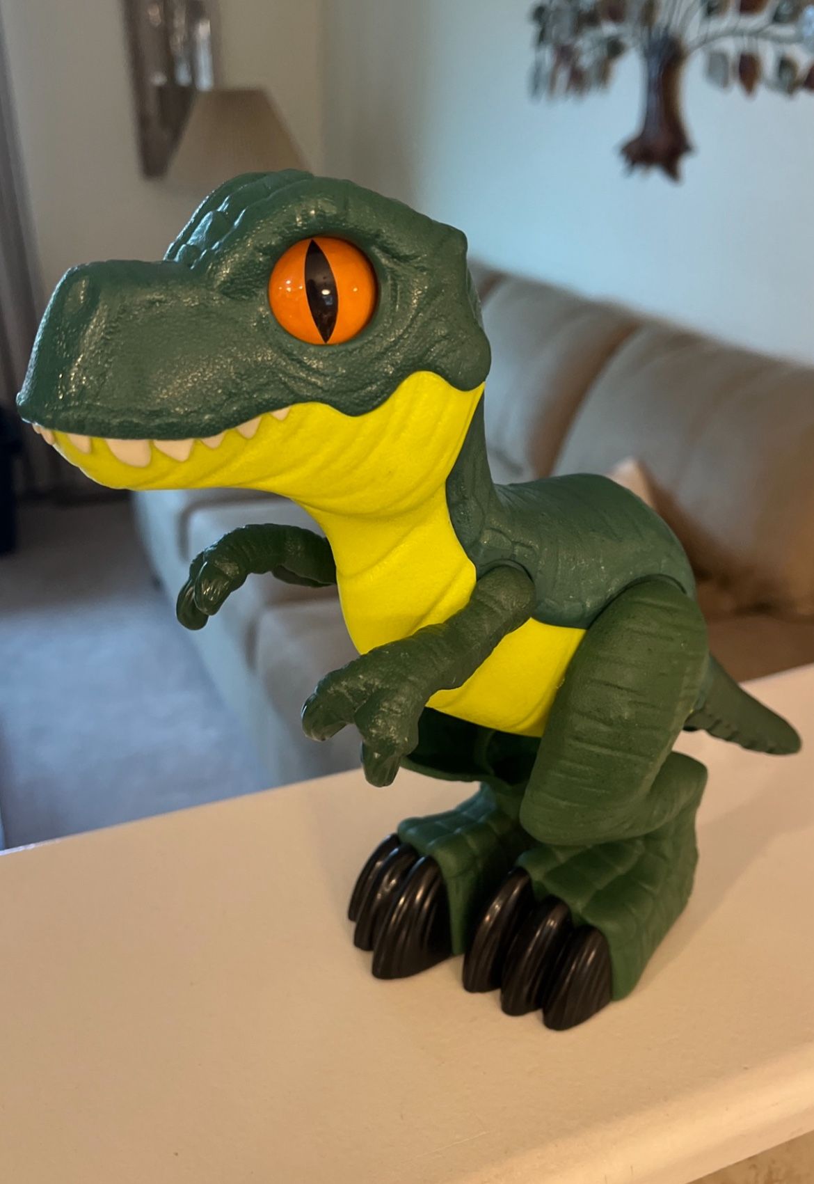 Fisher - Price Imaginext Jurassic World T. Rex, XL 9.5 “ dinosaur figure toy