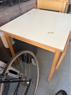 Extendable Wood White Table