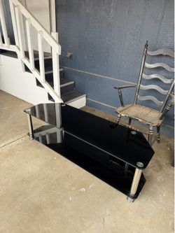 Black Glass TV Stand / Coffee Table – Excellent Condition