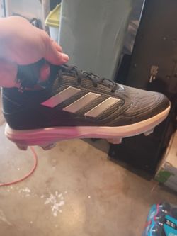Soft ball shoes