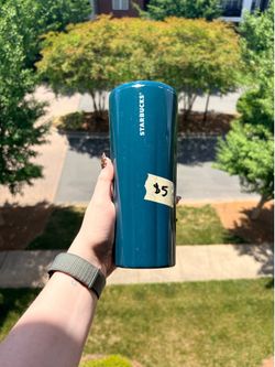 Dark & light blue split design Starbucks cup / water bottle