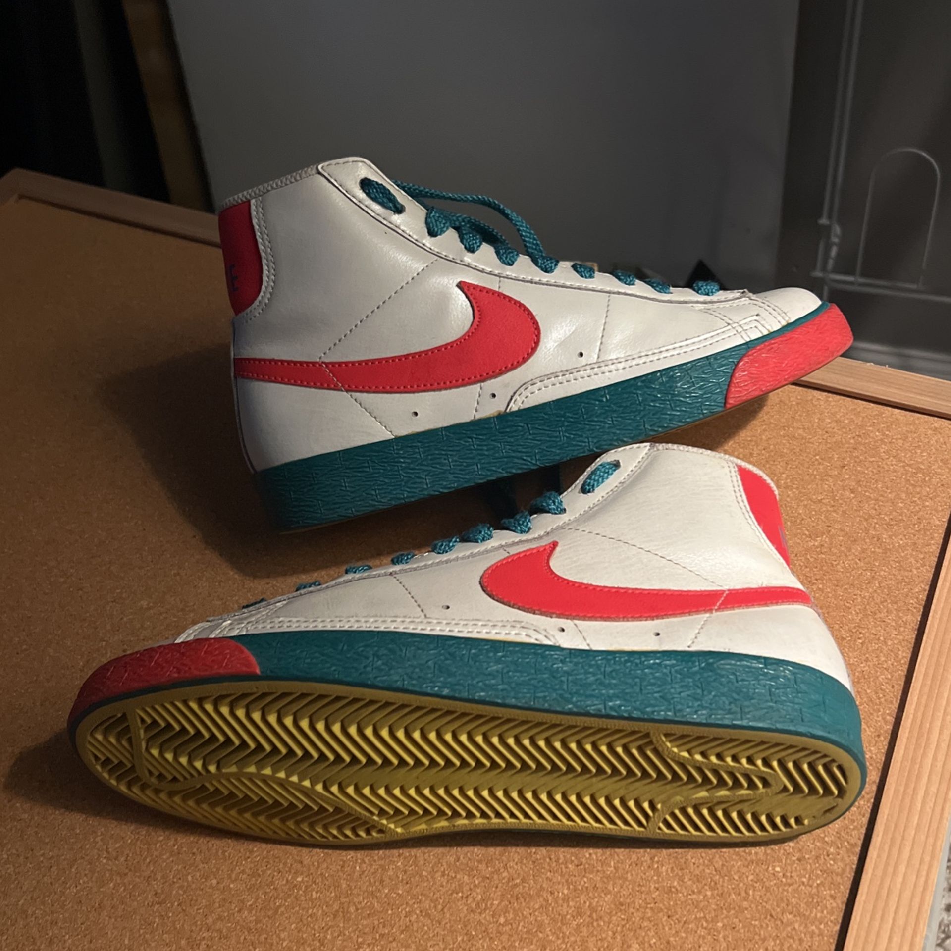 Nike Womens Blazer High Hi Top Sneakers Shoes