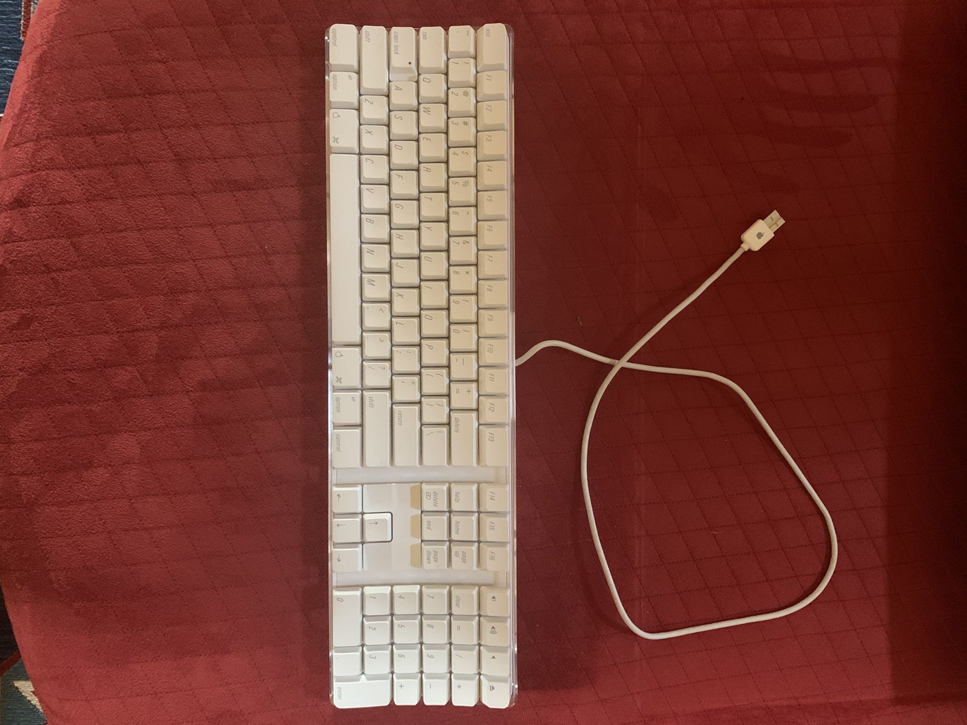 Apple Keyboard - Excellent Condition