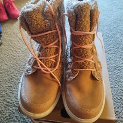 Women's Size 9.5 Shearling Explorer Ankle Boots Pick Up In Florence KY 