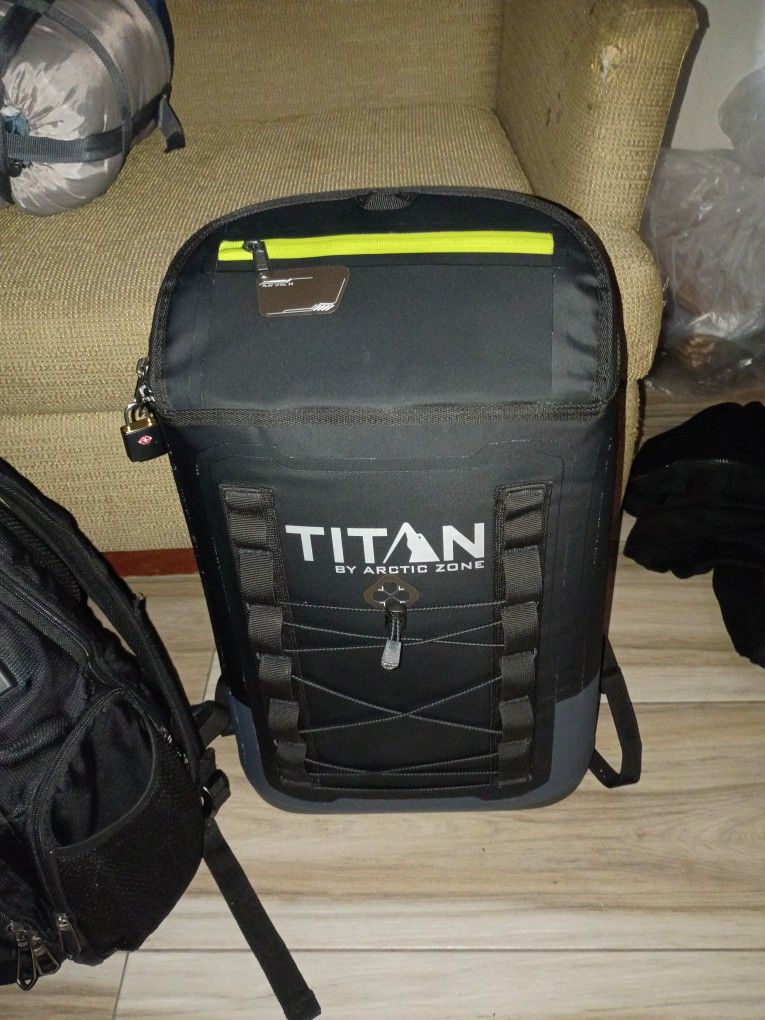 Titan Cooler Backpack 