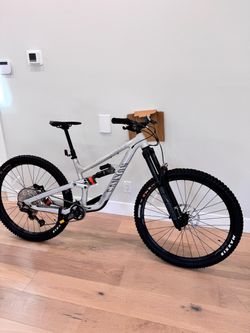 2023 Canyon Torque AL ( Brand New)