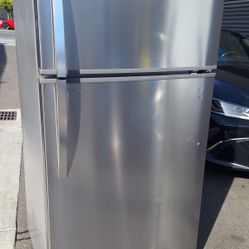 KENMORE 33"WIDE, APARTMENT REFRIGERATOR 
