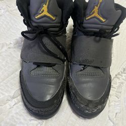 Nike Air Jordan Retro 4Y