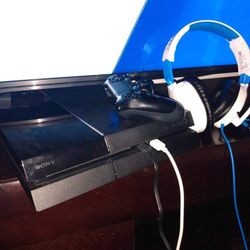 Ps4 With Games And A Headset